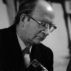 Monseñor Enrique Alvear el "Obispo de los pobres"